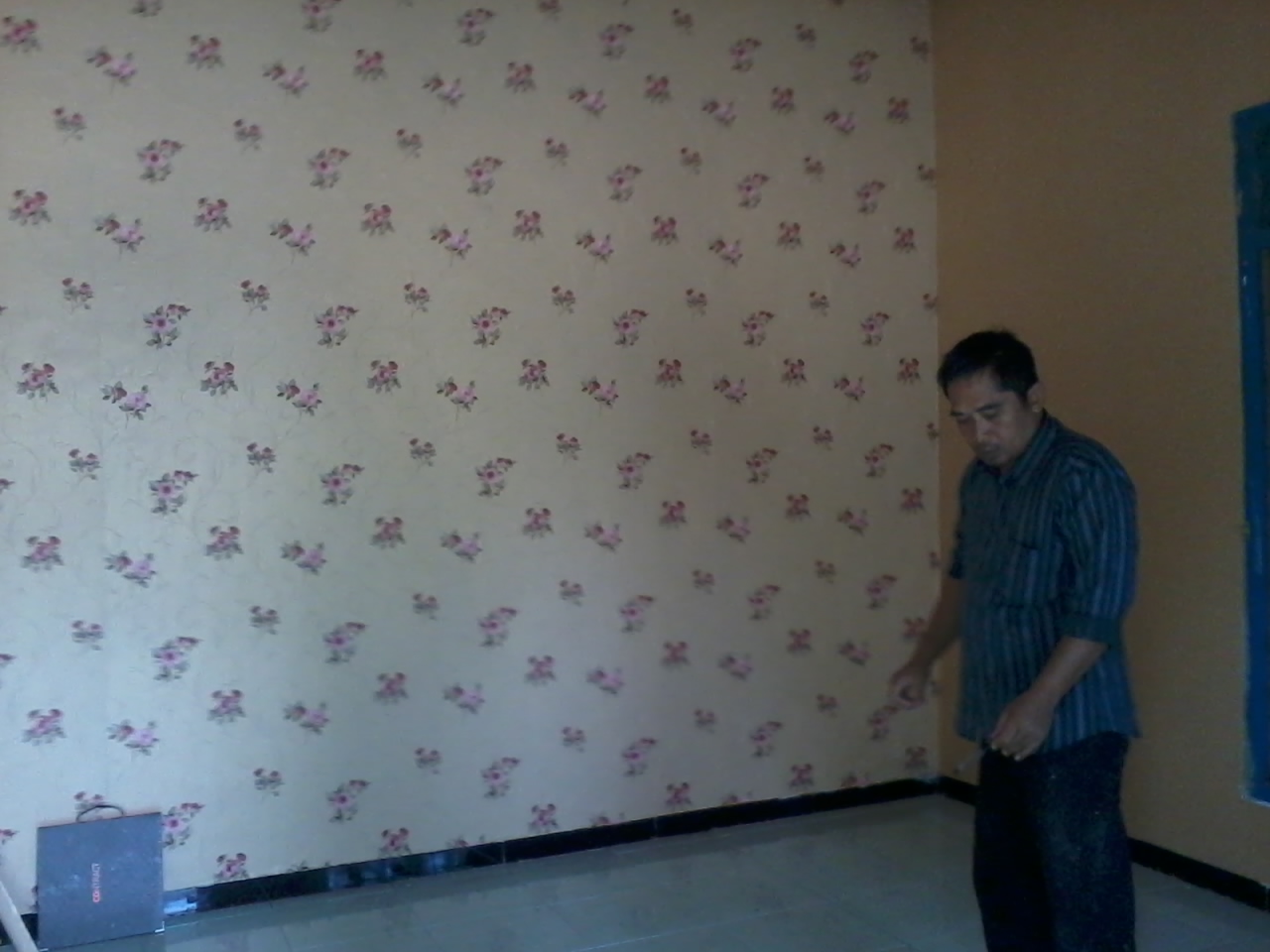 Pemasangan Wallpaper di Dente – Indo Lampung (Rumah 